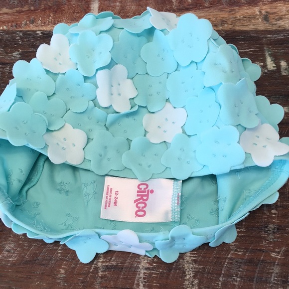 Two toddler swimsuits and cap - Picture 5 of 8